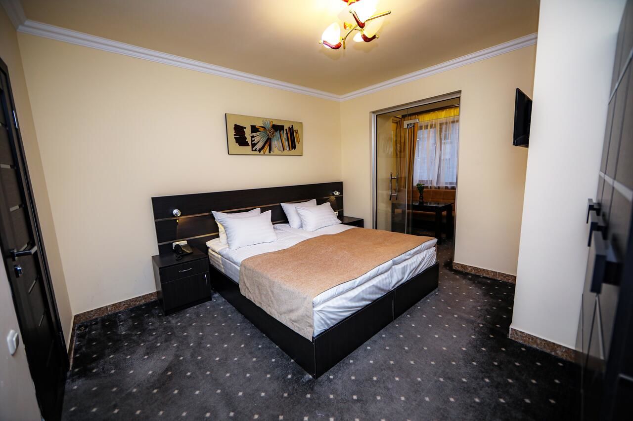 Отель Skyline Hotel Yerevan Ереван