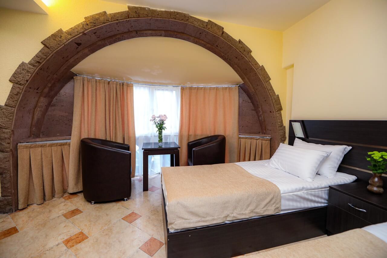 Отель Skyline Hotel Yerevan Ереван