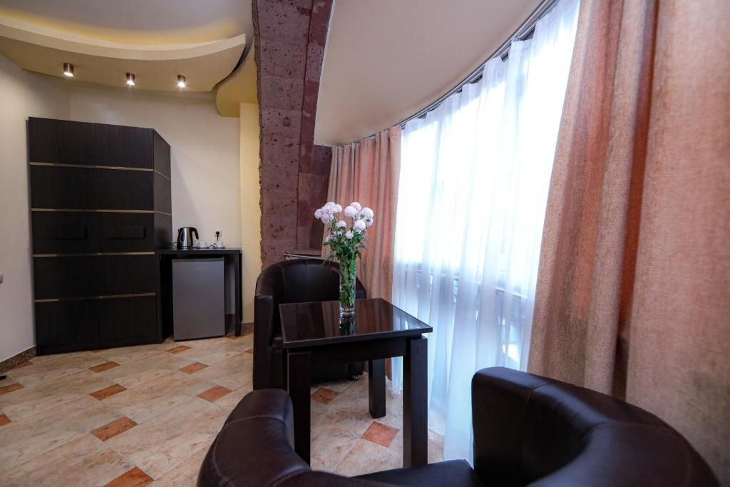 Отель Skyline Hotel Yerevan Ереван