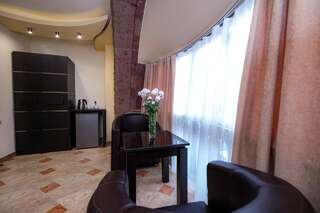 Отель Skyline Hotel Yerevan Ереван Стандартный двухместный номер с 1 кроватью-5