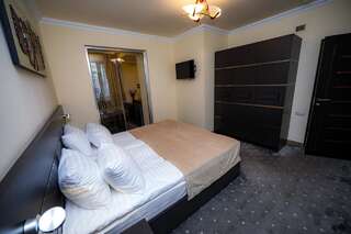 Отель Skyline Hotel Yerevan Ереван Улучшенный люкс-4