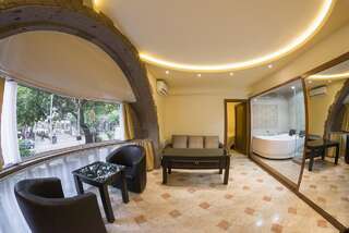 Отель Skyline Hotel Yerevan Ереван Семейный люкс-2