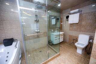 Отель Skyline Hotel Yerevan Ереван Семейный люкс-5