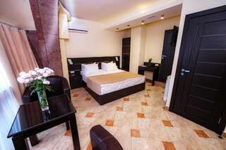 Отель Skyline Hotel Yerevan Ереван Стандартный двухместный номер с 1 кроватью-11