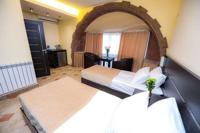 Отель Skyline Hotel Yerevan Ереван-14
