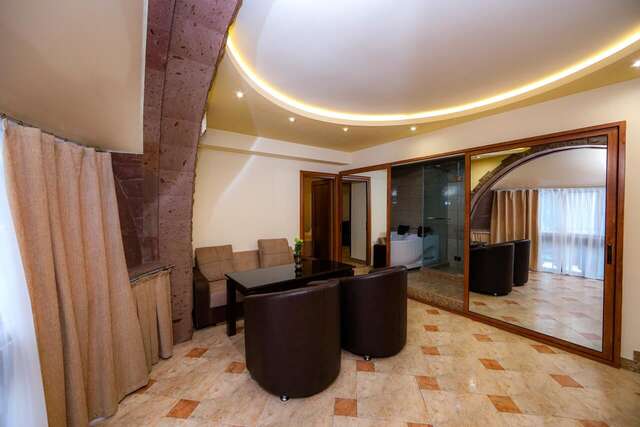 Отель Skyline Hotel Yerevan Ереван-26